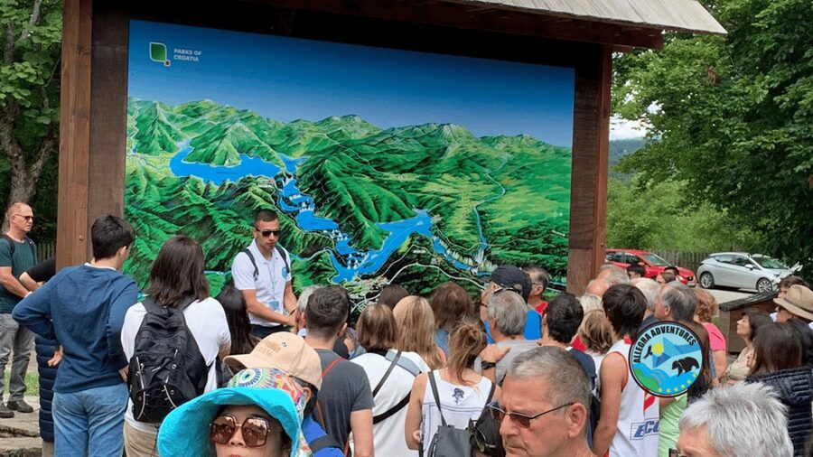 Plitvice Lakes Tour: Secured Tickets, Train & Boat Ride - Why a guide helps at Plitvice Lakes
