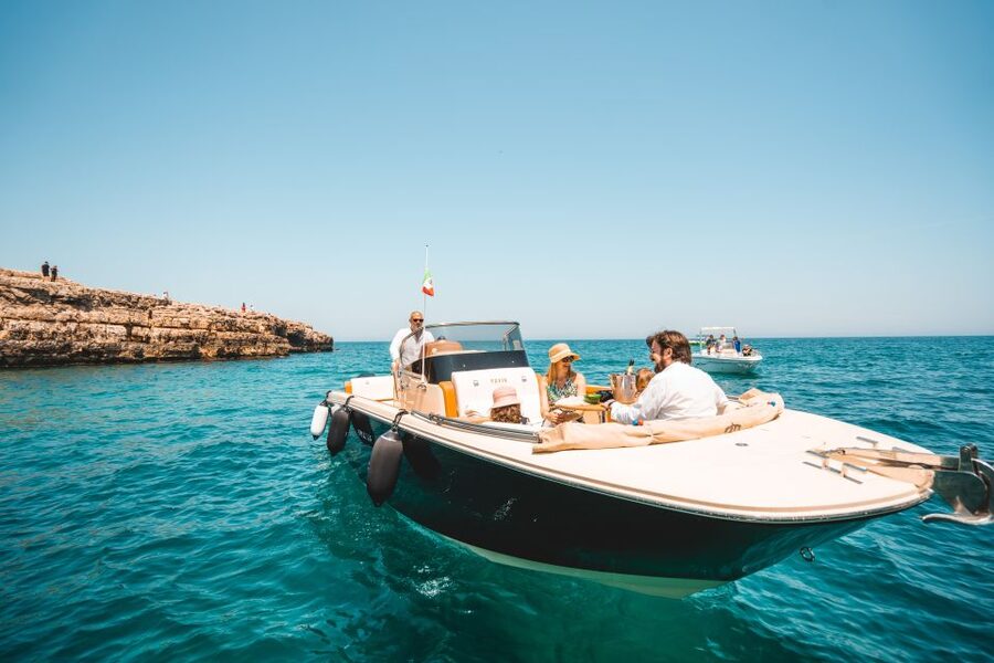 Polignano a Mare: Boat Cruise to Scenic Caves with Prosecco - Boat comfort, group size, and the skipper