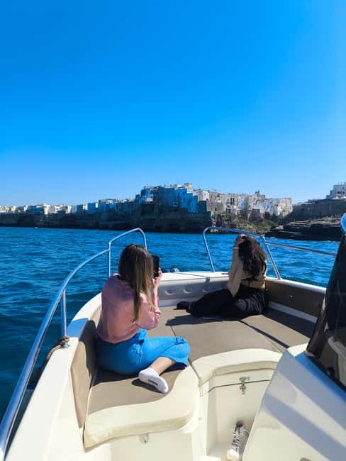 Polignano a Mare Boat Tour with Prosecco and Taralli - The swimming stop and snorkeling time
