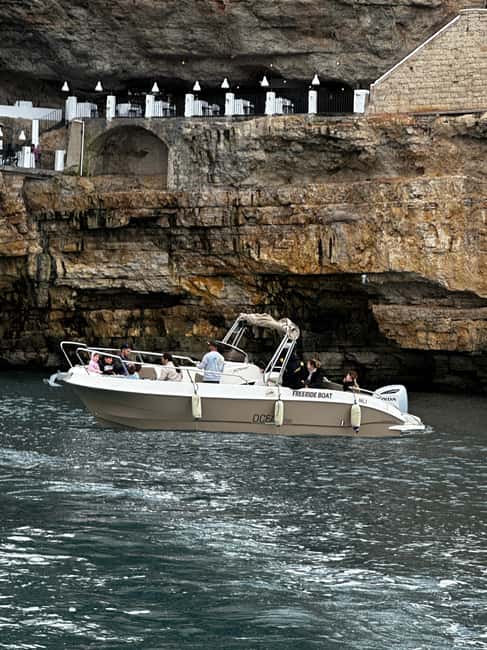Polignano a Mare Boat Tour with Prosecco and Taralli - Prosecco, taralli, and the final ride back
