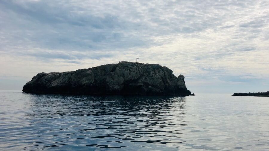 Polignano a Mare: Boat Trip, Swim & Cave with Aperitif - The smaller grottos: Grotta Ardito, Le Grottelle, and beyond