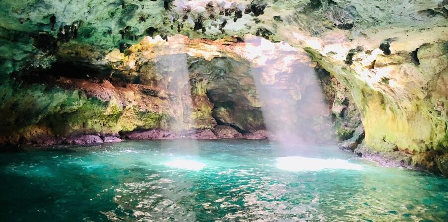 Polignano a Mare: Boat Trip, Swim & Cave with Aperitif - How the guides shape the trip
