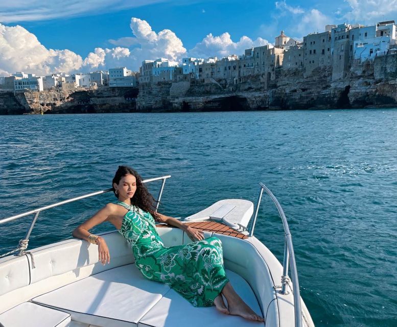Polignano a Mare: Speedboat Cruise to Caves with Aperitif - Cala Paguro and the first coastal views