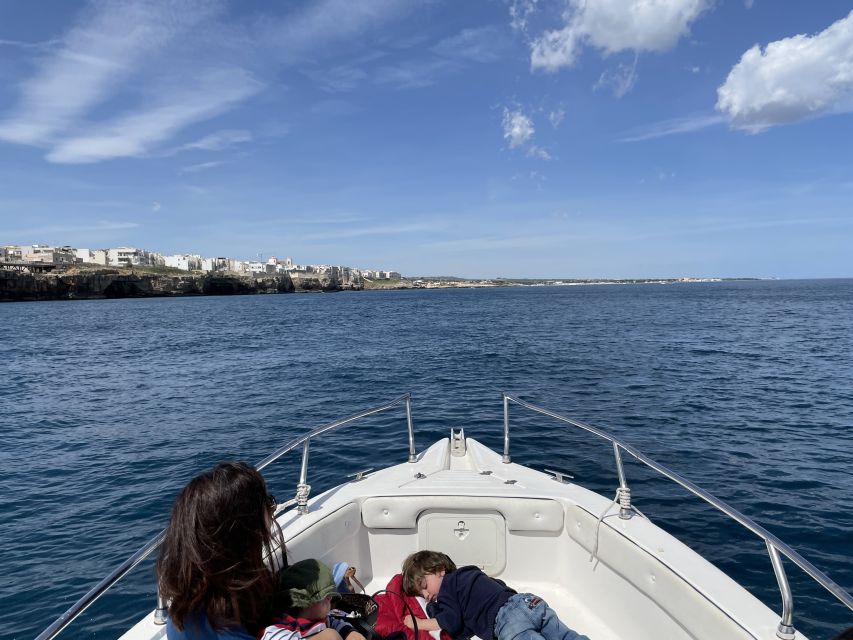 Polignano a Mare: Speedboat Cruise to Caves with Aperitif - Domenico Modugno, Lama Monachile, and Santo Stefano