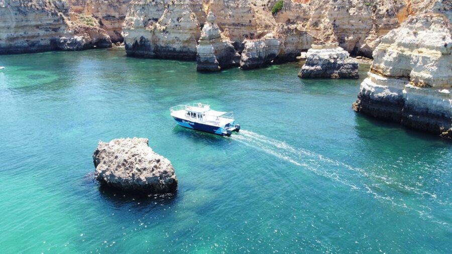 Ponta da Piedade: Half-Day Cruise with Lunch from Lagos - The sheltered bay swim stop