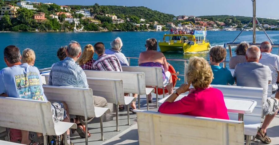 Port Mahon: 1-Hour Harbor Cruise with Underwater Views - The inner harbor: naval vessels, coves, and summer houses