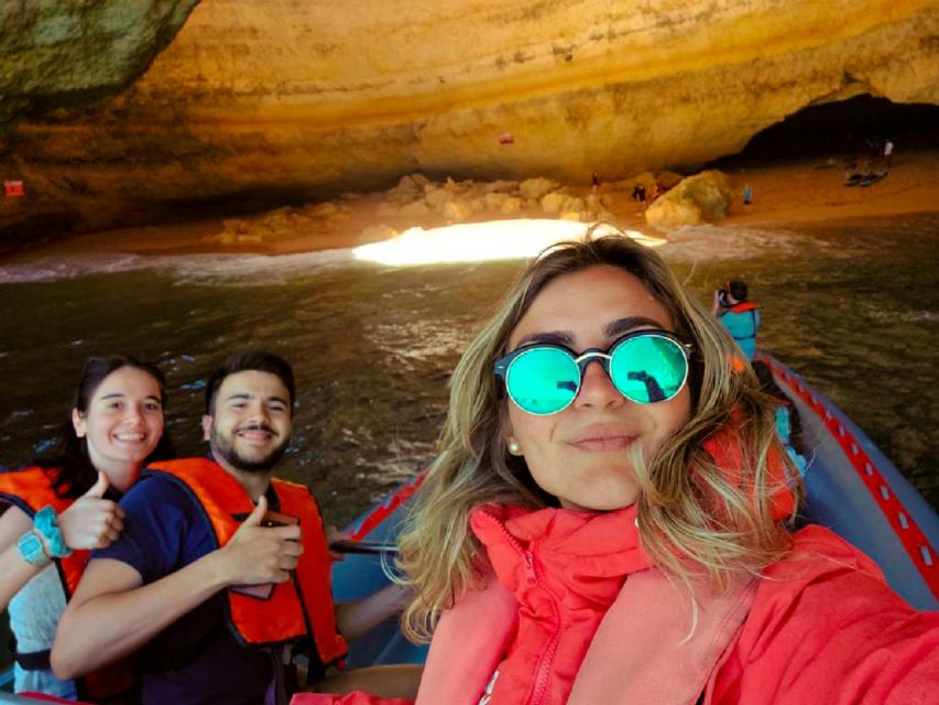 Portimão: Carvalho & Marinha Beach, Benagil Cave Boat Tour - Guides, languages, and boat comfort