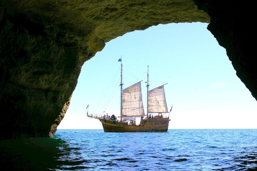 Portimão: Pirate Ship Cave Cruise - Setting out from Portimão on the Santa Bernarda