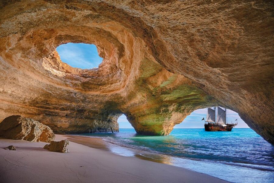 Portimão: Pirate Ship Cave Cruise - Carvoeiro and Algar Seco