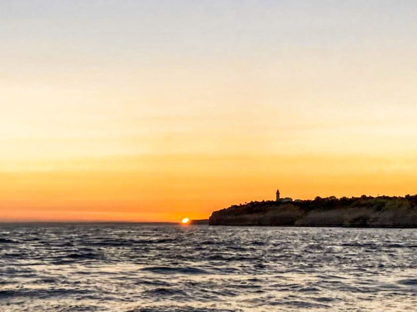 Portimão: Sunset Cruise to Benagil Cave - Guides, captains, and the human side of the trip