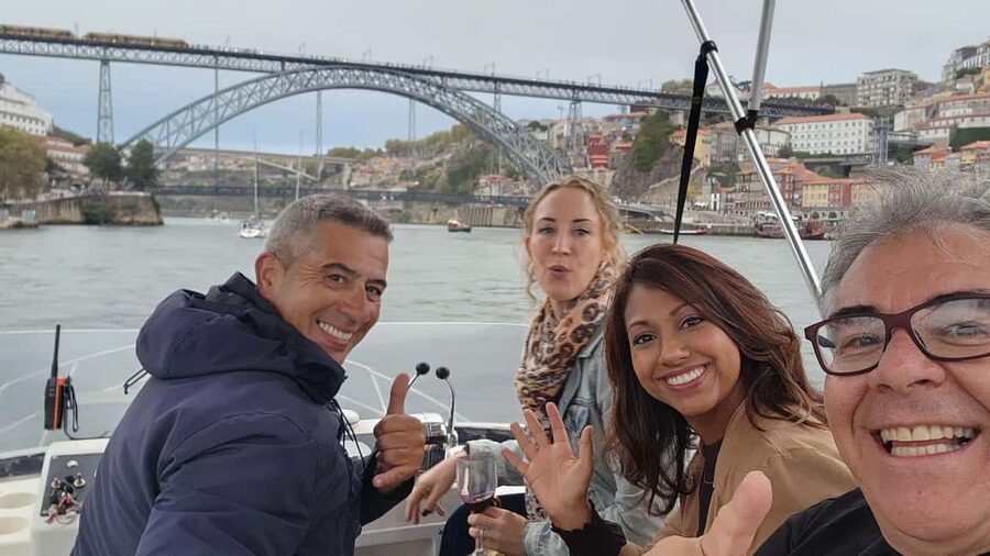 Porto: 6 Bridges Cruise, Welcome Drink & Sunset Option - Key points before you book