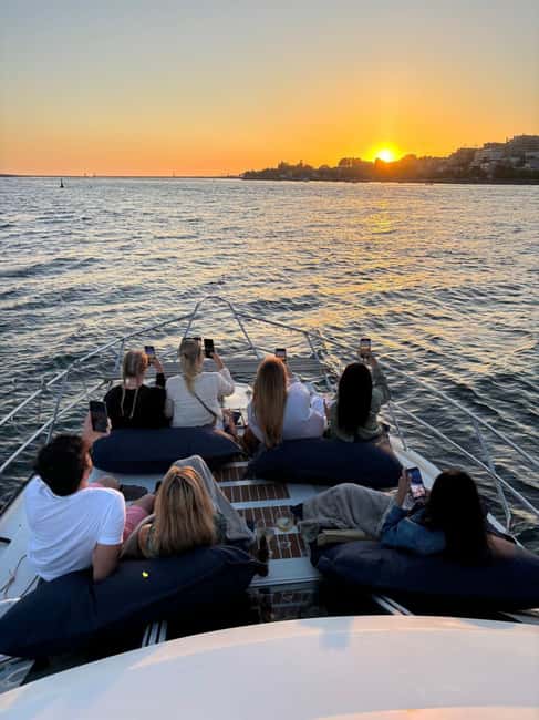 Porto: 6 Bridges Cruise, Welcome Drink & Sunset Option - Dom Luís I Bridge: Porto’s best photo subject