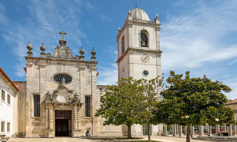 Porto: Aveiro, Cruise, Costa Nova & Capela da Pedra Full Day - Who should book this tour?