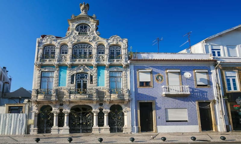 Porto: Aveiro, Cruise, Costa Nova & Capela da Pedra Full Day - Costa Nova: striped houses between lagoon and sea