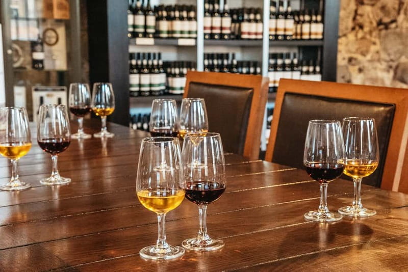 Porto: Bridges Cruise & Sunset & Port Wine Cellar Option - Choosing the right seat on the boat