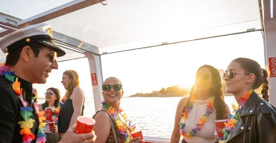 Porto: Douro River Party Boat with Sunset Option & 6 Bridges - Choosing your included drink