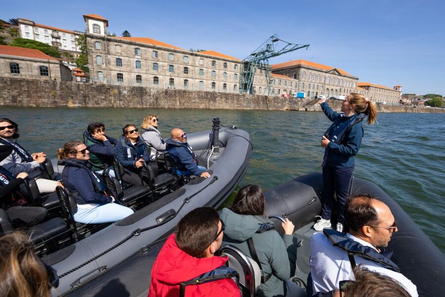 Porto: Douro River Speedboat Tour - Passing under six bridges