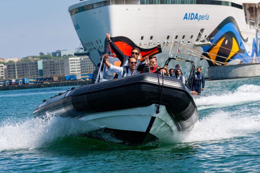 Porto: Douro River Speedboat Tour - The crew and the feel of the ride