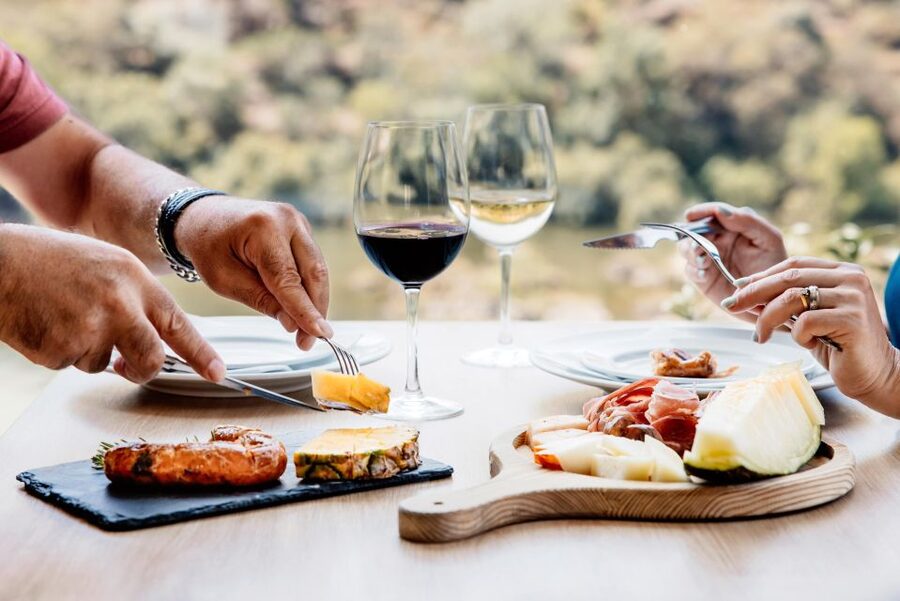 Porto: Douro Valley Full-Day Boat, Train, and Lunch Tour - Lunch in Tua or Pinhão