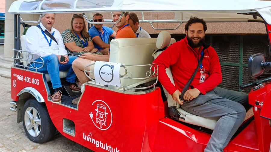 Porto: Guided Tour by Tuk-Tuk & Optional Douro River Cruise - The 55-minute Six Bridges cruise