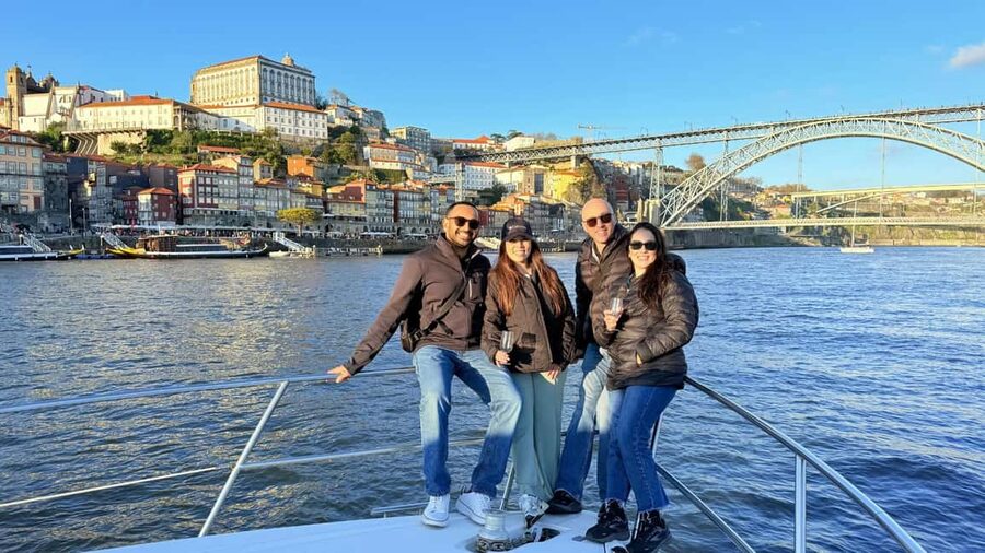 Porto: Luxury 6 Bridges Yacht Cruise with Wine & Snacks - The six bridges, from São João to Dom Luís