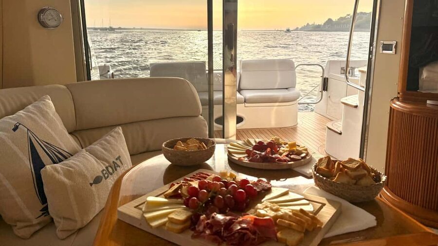 Porto: Luxury 6 Bridges Yacht Cruise with Wine & Snacks - Is $64 good value for two hours?