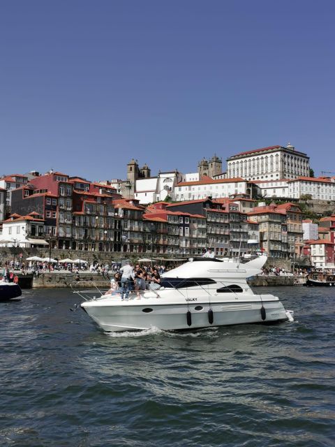 Porto: Luxury Yacht Tour of the 6 Bridges and Douro Estuary - Arrábida Bridge and the first views of Porto