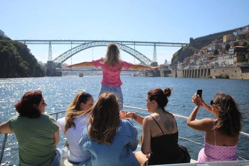 Porto: Private Yacht Tour with Wine, Snacks & 6 Bridges - Starting at Freixo Marina
