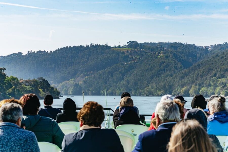 Porto - Régua - Porto Upstream Douro Cruise & Tour - Watching the Douro Valley change upstream