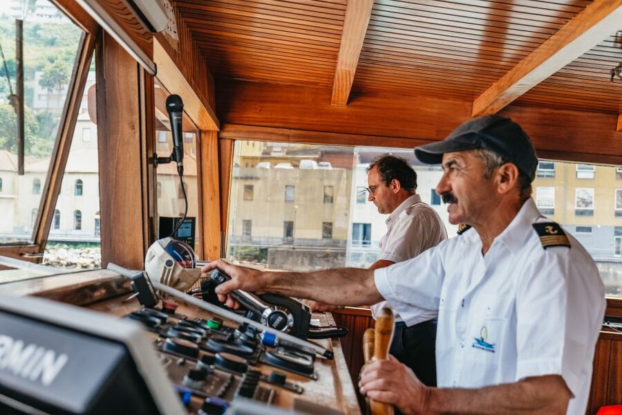 Porto: River Douro 6 Bridges Cruise - Commentary, audio, and the best seats