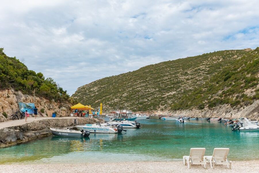Porto Vromi: Shipwreck, Caves, & White Beach Swimming Cruise - Captains, music, and the feel on board