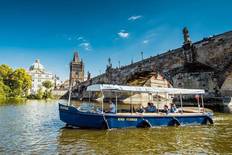 Prague: 45-Minute Sightseeing Cruise to Devil's Channel - Why this short Prague cruise works so well
