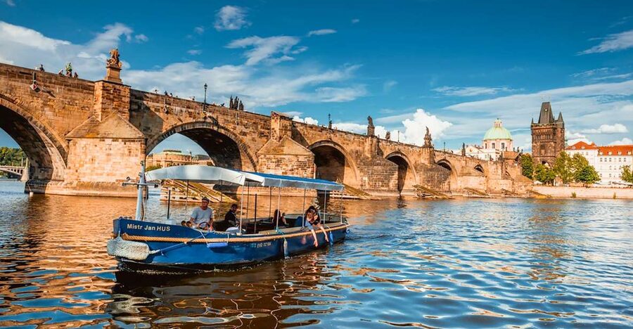 Prague: 45-Minute Sightseeing Cruise to Devil's Channel - Boarding at Čech Bridge