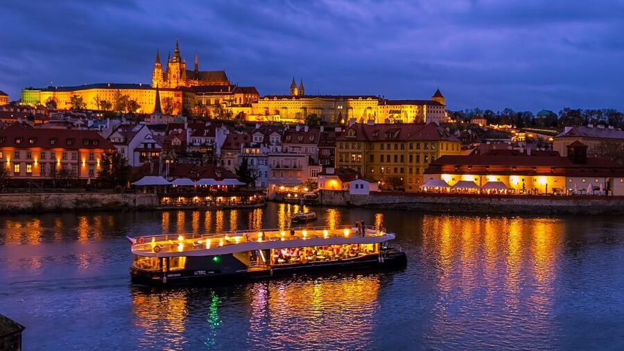 Prague: 50-Minute Sightseeing Evening Cruise - Is $21 good value?