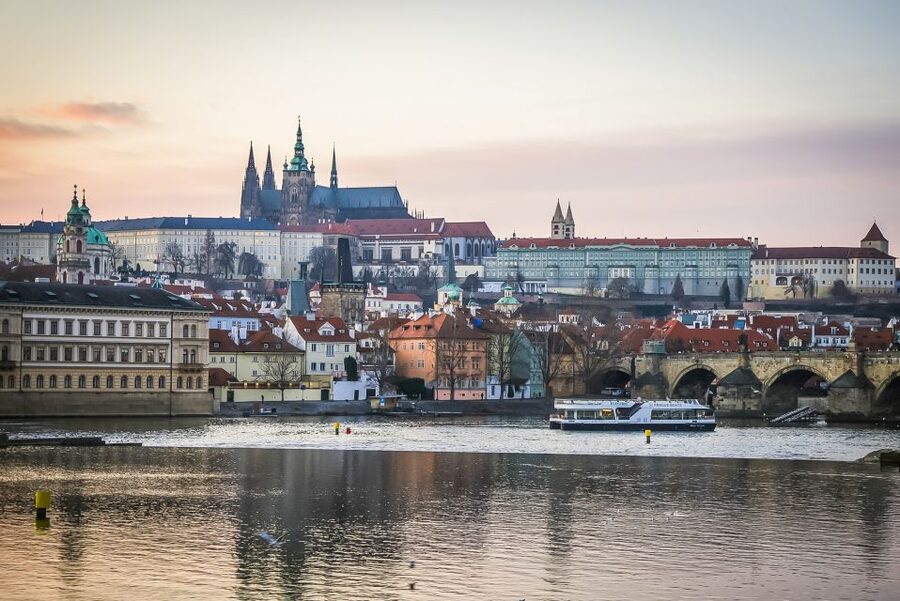 Prague: 50-Minute Sightseeing Evening Cruise - Štvanice Island and the return trip