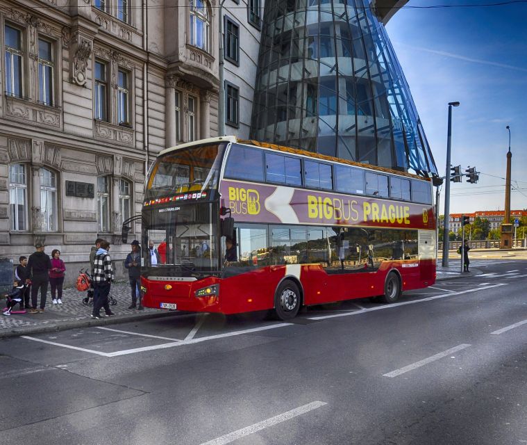 Prague: Big Bus Hop-on Hop-off, Castle Tour and River Cruise - The green route brings you close to Prague’s classic sights