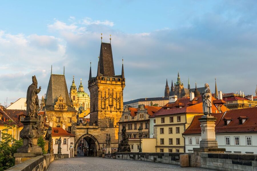 Prague: Castle and Jewish Quarter Tour with Cruise and Lunch - Who Should Book This Prague Tour?