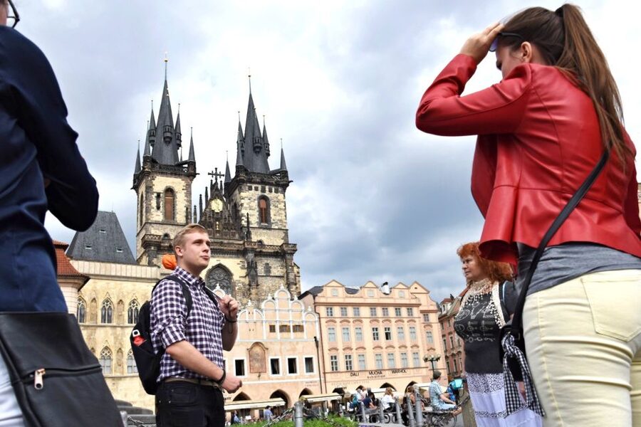 Prague: Castle and Jewish Quarter Tour with Cruise and Lunch - What to Expect From the Vltava Boat Ride