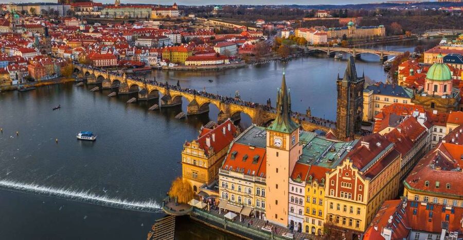 Prague: Castle and Jewish Quarter Tour with Cruise and Lunch - Guides Make the Packed Schedule Manageable