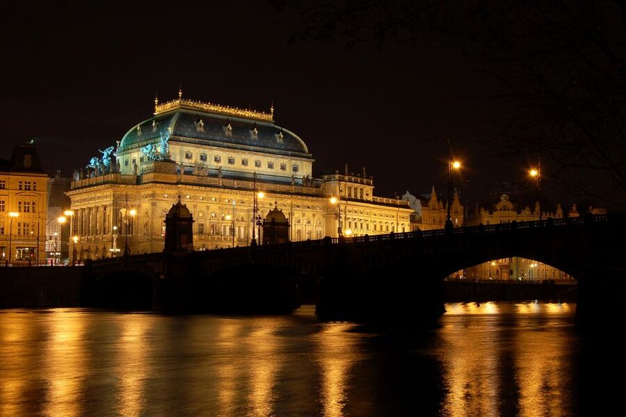 Prague: City Tour and Dinner Cruise with Hotel Pickup - What the Bus Tour Does Well, and Where It Falls Short