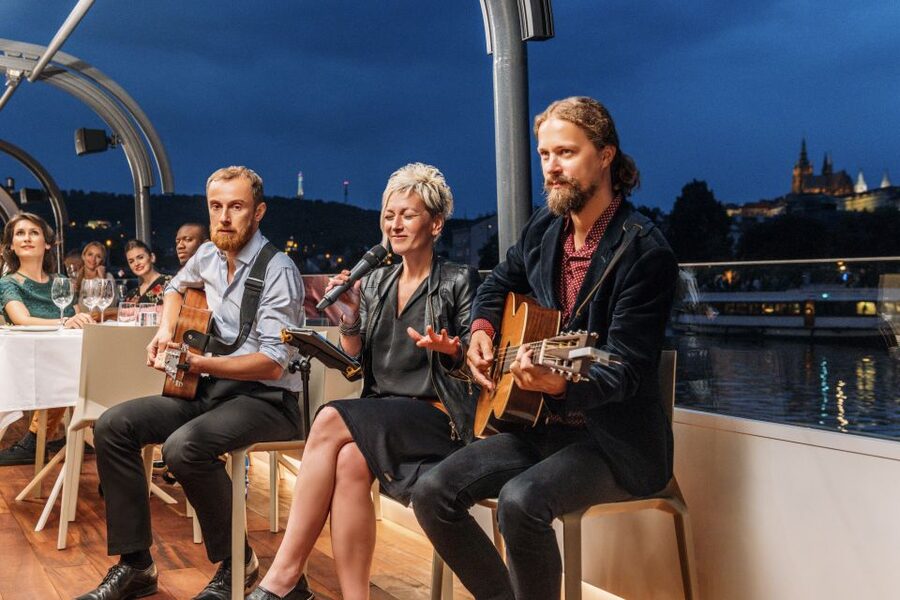 Prague: City Tour and Dinner Cruise with Hotel Pickup - Dinner, Service, and Live Music