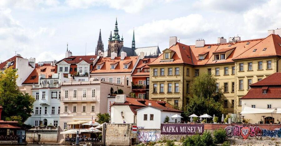 Prague: Full-Day Sightseeing Tour with Cruise and Lunch - Charles Bridge and the Old Town Hall clock