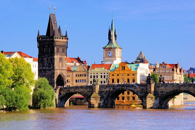 Prague Guided Walking Tour and Cruise with Authentic Czech Lunch - A smart first morning at Charles Bridge