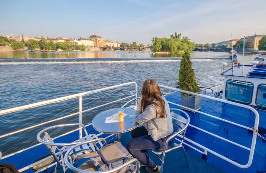 Prague: Panoramic Vltava River Cruise - Using the audio guide in 24 languages