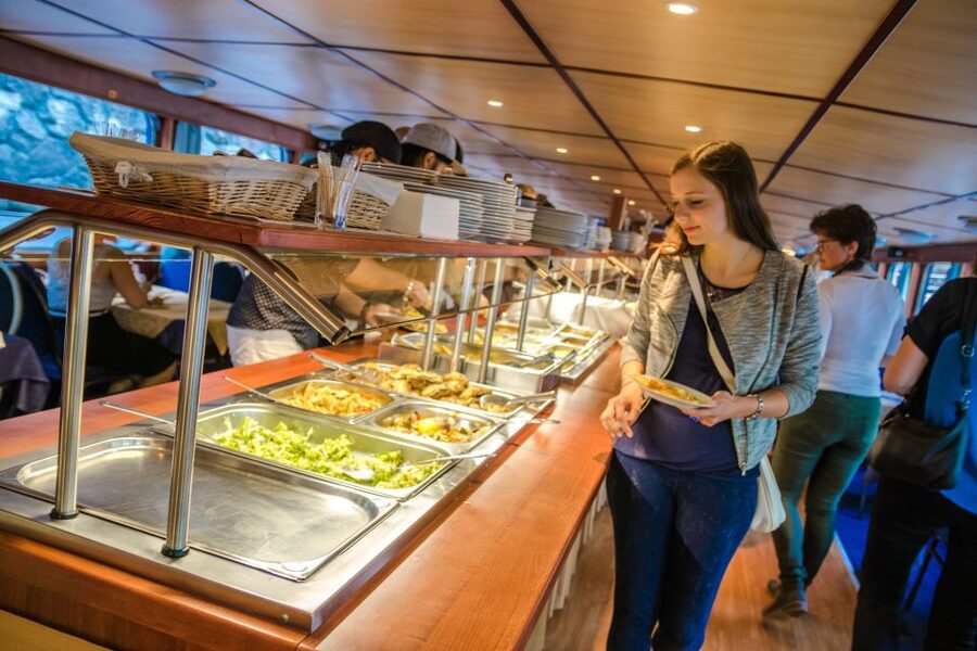 Prague: Sightseeing Boat Cruise with Buffet Dinner - What the three-hour Prague cruise is really like