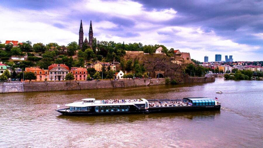 Prague: Sightseeing Dinner Cruise on Open-Top Glass Boat - Key points to know before boarding