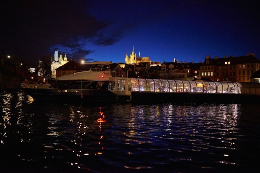 Prague: Sightseeing Dinner Cruise on Open-Top Glass Boat - Is $93 a fair price for three hours?