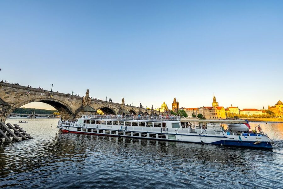 Prague: Vltava River Night Cruise with Buffet - Live music and the mood on board