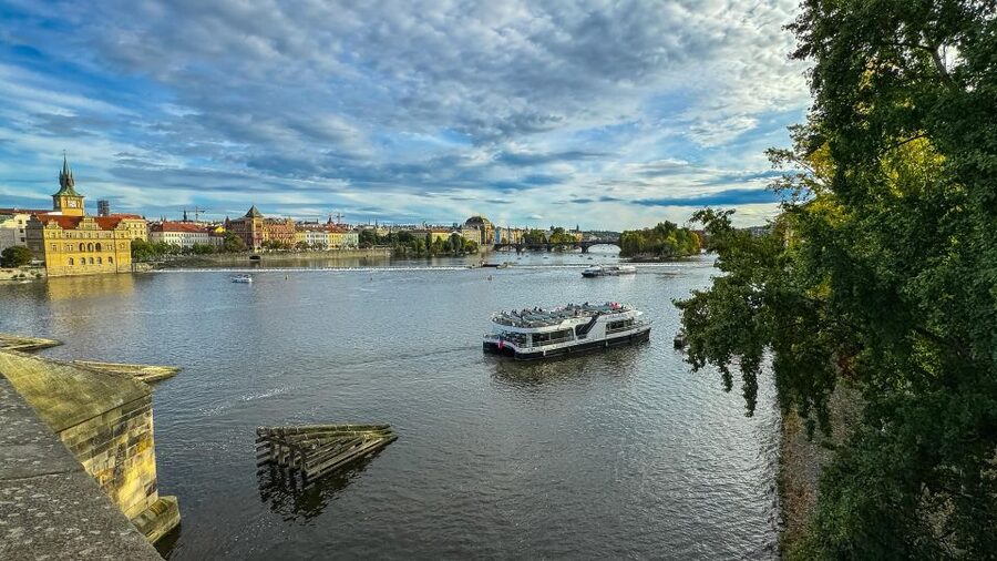 Prague: Vltava River Sightseeing Cruise - Boarding at Pier 3A
