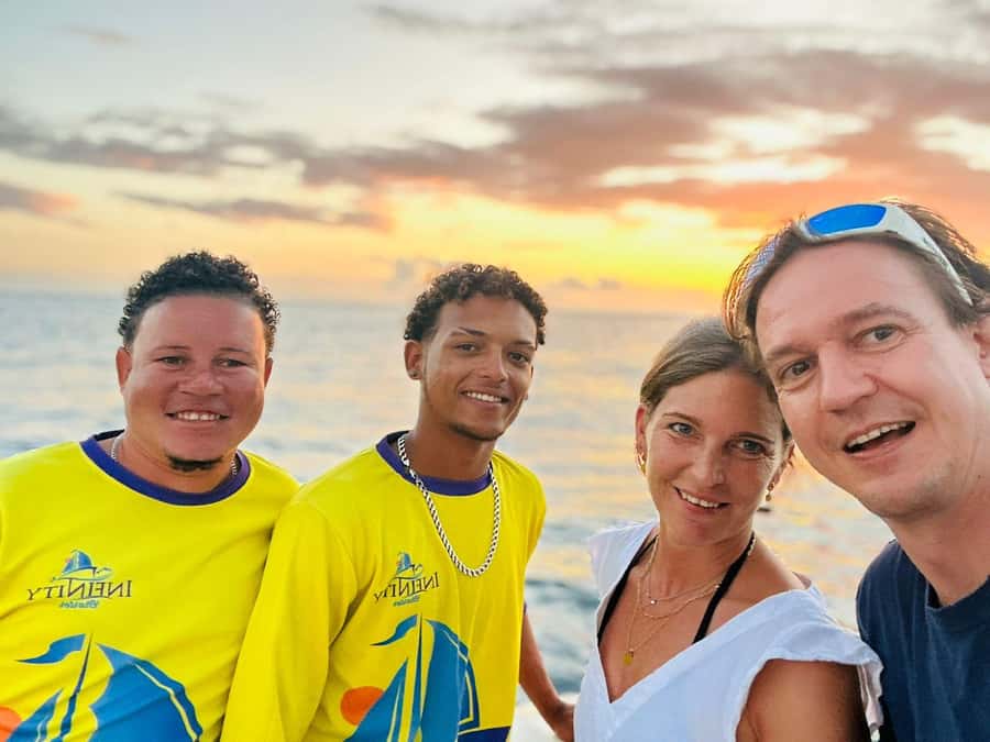 Praslin: Curieuse & St-Pierre Boat Adventure with Snorkeling - Lunch, snacks, and beach time at Curieuse